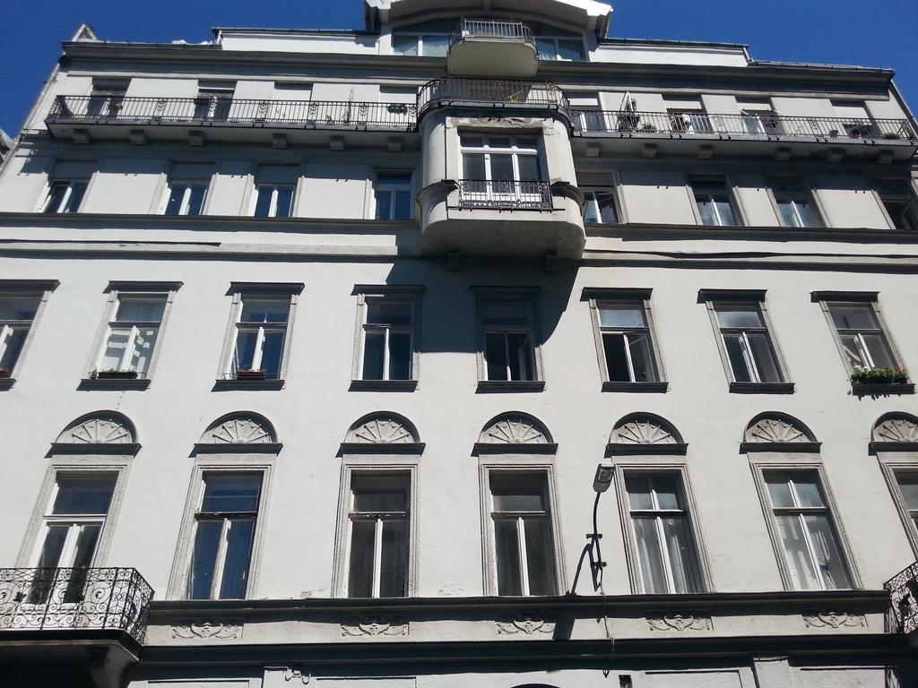 Bmg Apartment Basilica Budapest Bagian luar foto